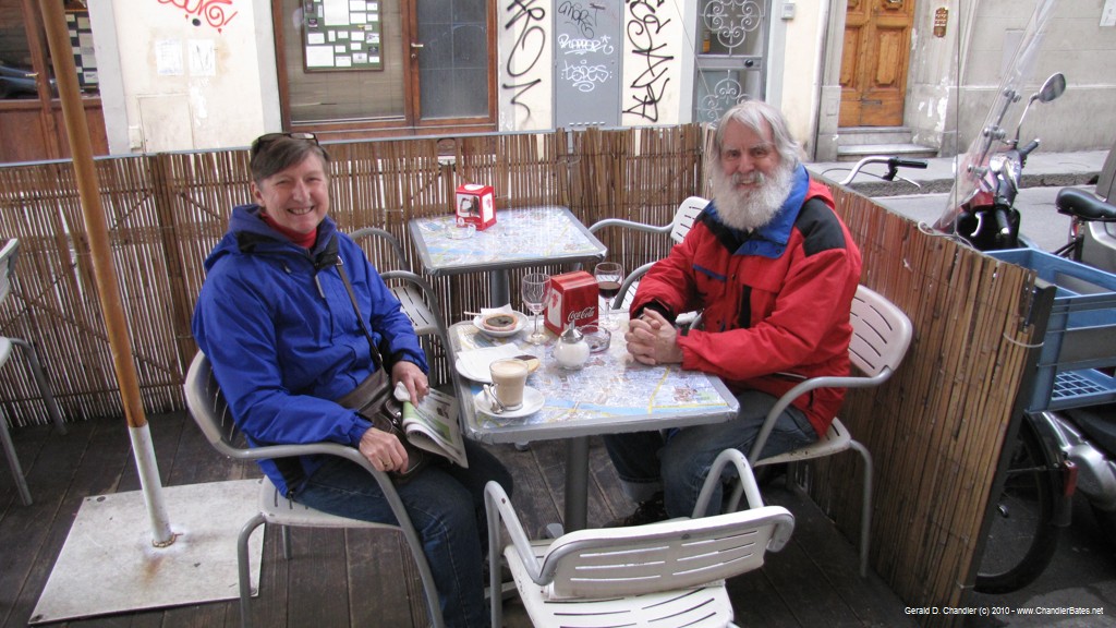 Sidewalk Cafe in Florence center