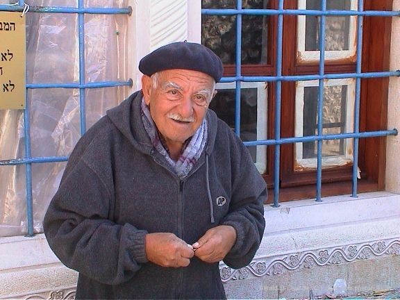 Retired man, self-taught jewelry maker